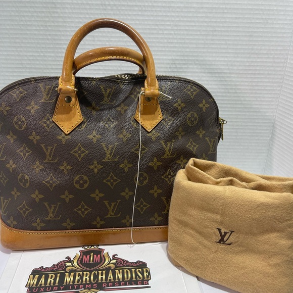 Louis Vuitton Alma no d ring in Monogram comes with dust bag, lock and key. - Picture 2 of 15